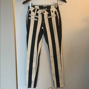 NWOT Bebe Black/White Jeans 24